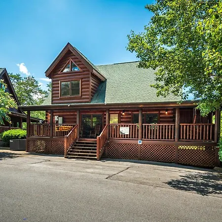Bear Creek Falls Retreat-Miniature Golf, Indoor And Outdoor Pool, 1089 In Free Tickets Per Paid Day